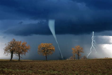 Schwere Unwetter Mit Tornados Und Gewittern In Den Usa