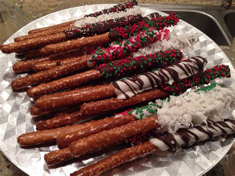Pretzels Dipped In Chocolate And Almond Bark Chocolate Dipped Pretzels Pretzel Dip Almond