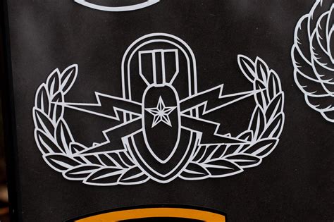 The Explosive Ordnance Disposal Eod Badge Shared By All 4 Services