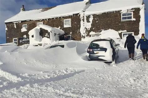 Famous Yorkshire Pub The Tan Hill Inn Where People Go To Get Snowed In