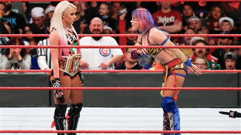 Asuka Sets Her Sights On Alexa Bliss By Officially Entering The Royal