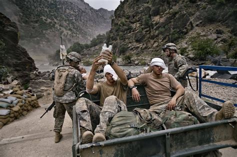 3 Wounded Us Soldiers In Afghanistan Being Worked On In 2006 2048x1365