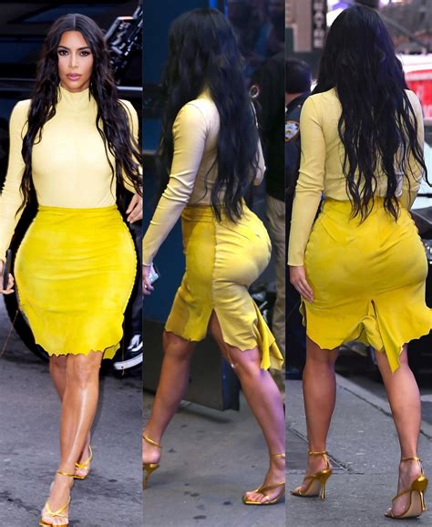 Her Booty In That Middle Pic Going Absolutely Wild R Kimkardashianpics