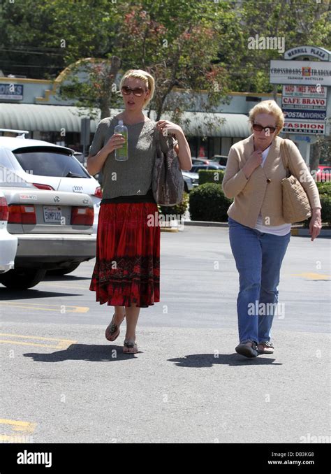 Katherine Heigl And Her Mother Nancy Heigl Make Their Way To A Nail Salon Los Angeles