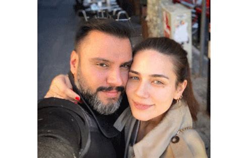 Genç ve yetenekli oyuncu i̇layda alişan oynadığı çukur dizisiyle kariyerinde sıçrama yaşamıştır. Alişan'ın yeni sevgilisi Buse Varol kimdir