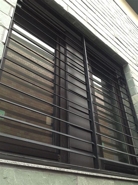 Simple Grill Design For Window Modern House - Modern House Style window grills windows 2019 american style double hung window with grills high modern house aluminum windows style of window grills design for casement windows.
