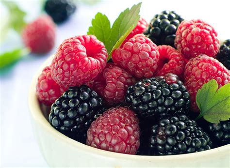 Secret Side Effects Of Eating Raspberries Says Science — Eat This Not That