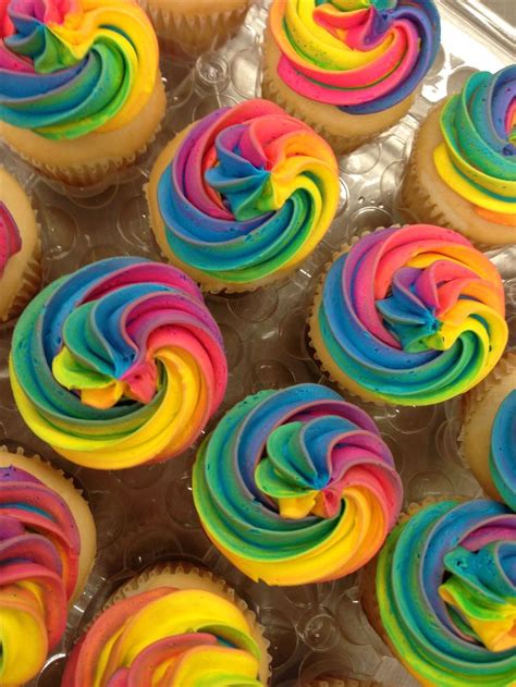 Rainbow swirl frosting on cupcakes | Frosting | Pinterest | Posts