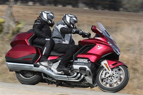 2018 Honda Gold Wing Tour Dct Review 34 Fast Facts