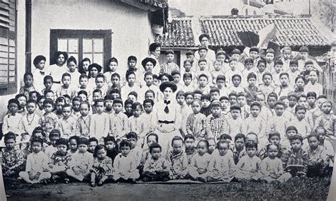 Sistem pendidikan vernakular telah berkembang dengan pesat. Sejarah Sekolah Vernakular Cina dan India di Tanah Melayu ...