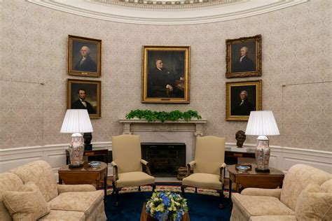Photos Show How Biden Replaced Trumps Oval Office Decorations With
