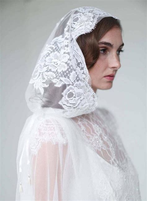 Bridal Veil Mantilla Lace Trimmed Veil With Headband Style 709