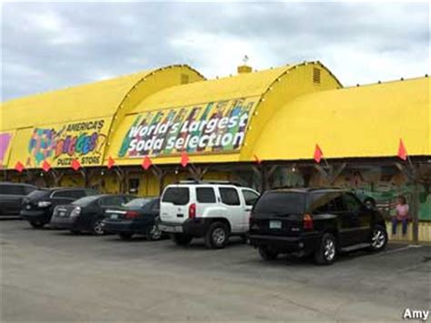 A tour of the world´s leading places and landmarks in no less than 42,000 pieces. Jordan, MN - Minnesota's Largest Candy Store