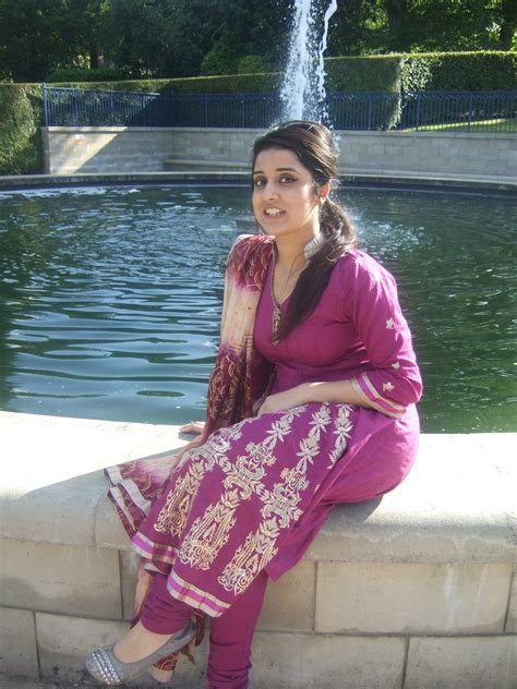 Desi And Sexy Indian And Pakistani Girls In Shalwar Kameez