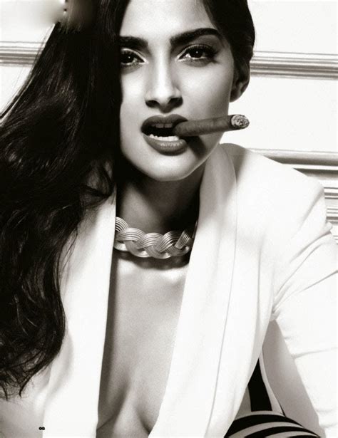 Sonam Kapoor Hot And Sexy Hd Photo Wallpapers