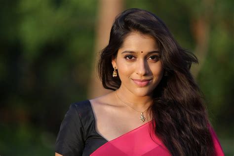 Rashmi Gautam Wiki Biography Dob Age Height Weight Affairs And More Famous People India