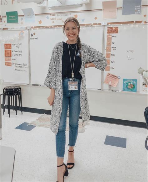 Pin By Maddy Taylor On Teacher Fits Teacher Outfits Casual Work Outfits Teaching Outfits