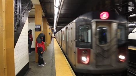 Mta New York City Subway Woodlawn Bound R142 4 Express Train