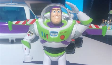 Toy Story 4 Mattels New Buzz Lightyear Toy Walks On Its Own