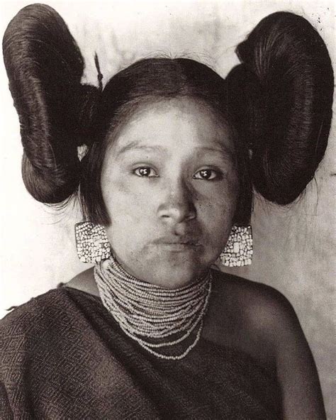 A Portrait Of A Hopi Girl On A Reservation In Arizona 1901 Portrait American Indian Girl