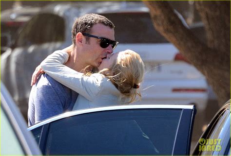 Liev Schreiber And Naomi Watts Kissing