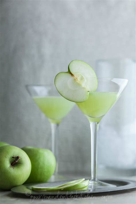 How to make an appletini. Green Cocktail Recipes to Welcome Saint Patrick's Day ...