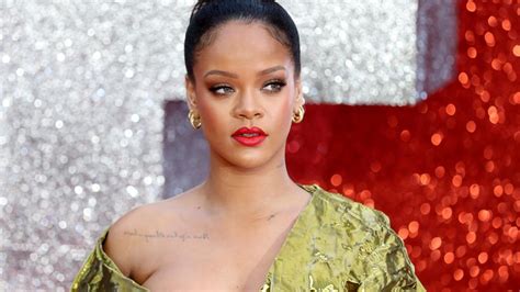 La Curiosa Historia De Una Chica Que Se Encontró Con Rihanna En Un Baño