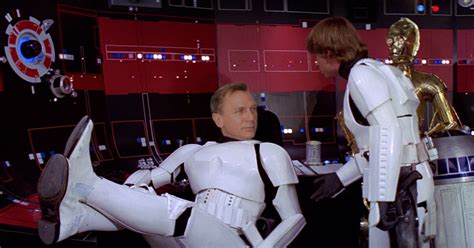 Star Wars Episode 7 The Force Awakens Simon Pegg Accidentally