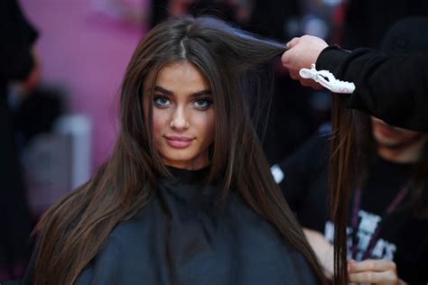 Taylor Hill See The Style Of Victorias Secret Youngest Angel