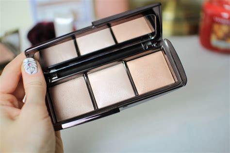 The Hourglass Ambient Lighting Palette Dim Infusion Blush And Laura