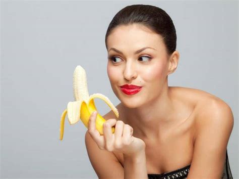 Чем полезна и как действует на кожу маска из банана для лица