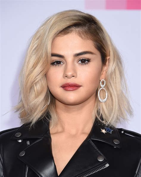 Selena Gomez Debuts Blonde Hair Check Out Other Celebrities Who Rock