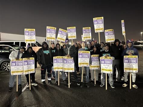 Newark Airport Cargo Workers Strike Demanding Higher Pay