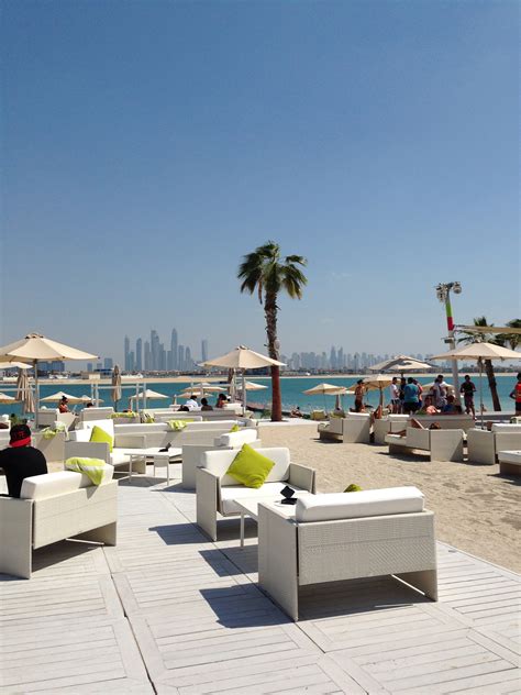 Trendigt Häng På Nasimi Beach Dubai