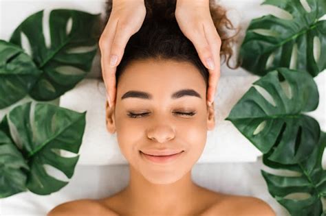 Head Massage Benefits For Headache Migraine And Stress Yes Madam