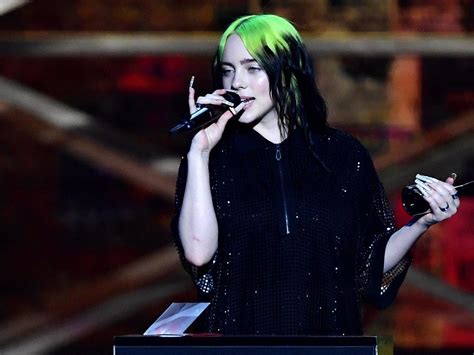 Billie Eilish Takes Off Her Shirt To Protest Body Shaming Daily Telegraph