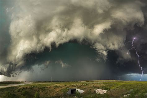 Violent Thunderstorm On Plains Of Kansas Photo Art Print Poster 18x12