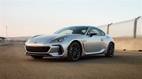 Subaru brz or toyota 86? Toyota 86 is reportedly delayed to differentiate it from Subaru BRZ | Autoblog