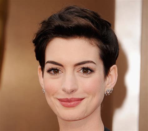 Oscars 2014 Makeup Anne Hathaway Rouge 18