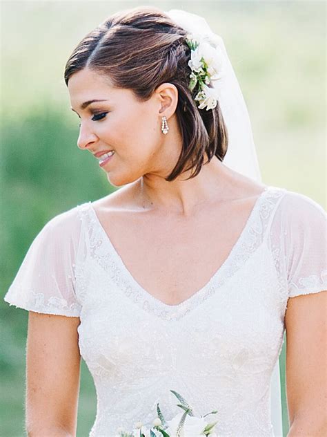 Many people believe that it is difficult to find a cute style with braids for short hair. 8 Braided Wedding Hairstyles for Short Hair