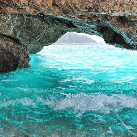 Stunning Crystal Clear Water At Antalya Turkey Water Ocean Waves