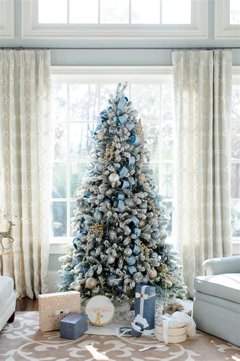 10 Elegant Flocked Christmas Tree Decorating Ideas 2024