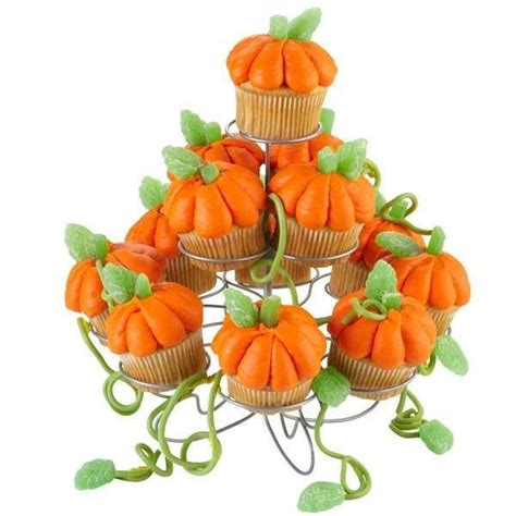 Pumpkin cupcakes | Fall cupcakes, Thanksgiving cupcakes, Cupcakes decoration