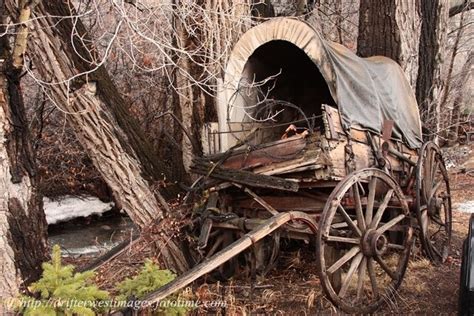 Old Covered Wagon Like Those The Boones Lick Wagon Train Company