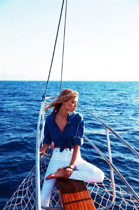 How To Be Best Dressed On A Boat This Summer Fashion Boating Outfit Editorial Fashion