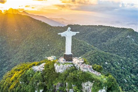 It must be built on hills. Cristo Redentor - história e curiosidades desse monumento