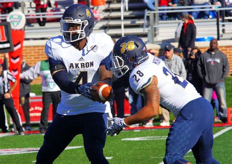 It has a total undergraduate enrollment of 14,793, its setting is urban, and the the university of akron, sometimes called ua, is located in northeastern ohio, about 40 miles south of cleveland and about 100 miles northwest of. Gallery NCAA Football: Ball State 25 vs Akron 35 - Sports ...