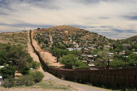 We would like to show you a description here but the site won't allow us. Fotos: MUROS de la Frontera Mexico --- Estados Unidos