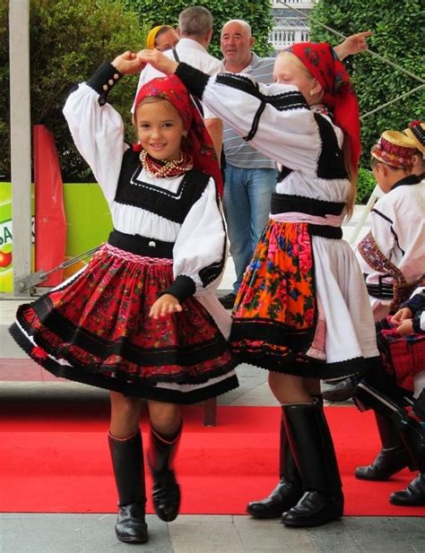 Romanian Traditional Costumes Part 1 Port National Traditional