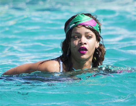 Rihanna Goes For A Swim In The Sea Barbados Rihanna In Pictures Celebrity Galleries Pics